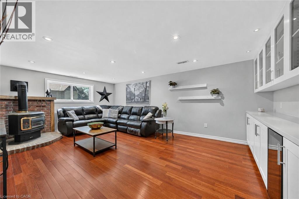 8399 DICKENSON Road E - 28