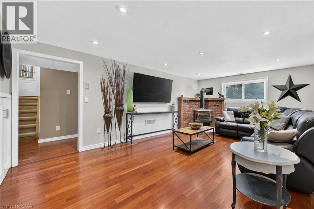 8399 DICKENSON Road E - 29