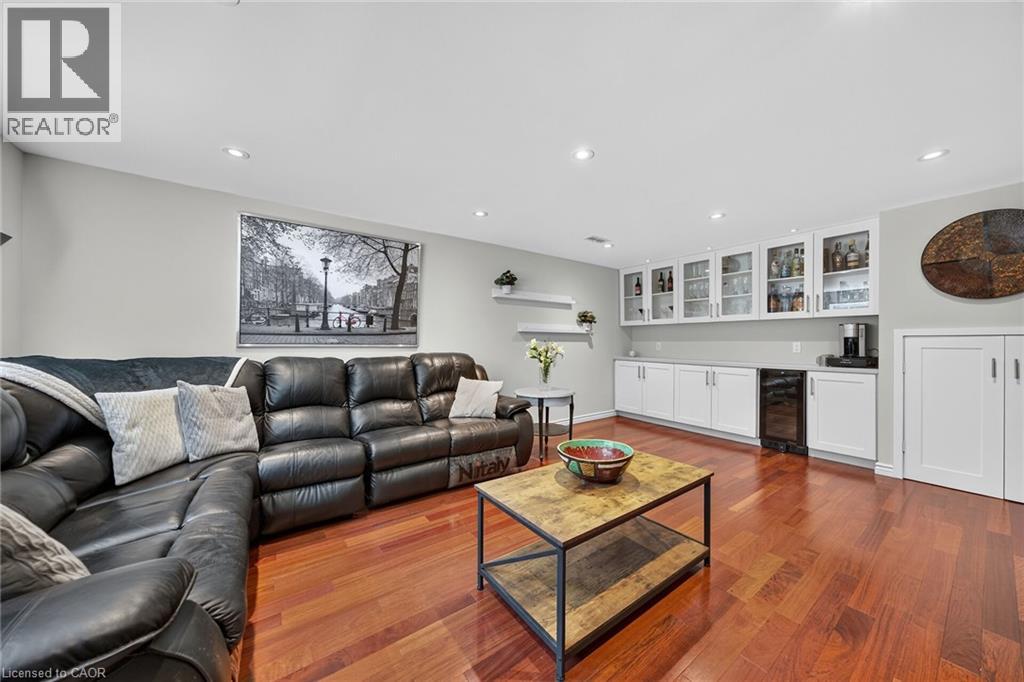 8399 DICKENSON Road E - 30