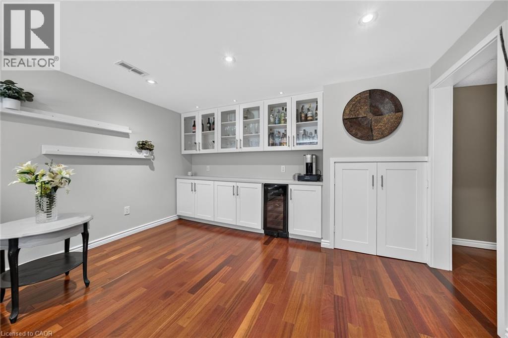 8399 DICKENSON Road E - 31