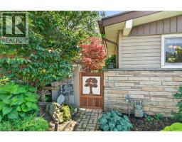 4pc Bathroom - 8399 Dickenson Road E, Mount Hope, ON L0R1W0 Photo 7