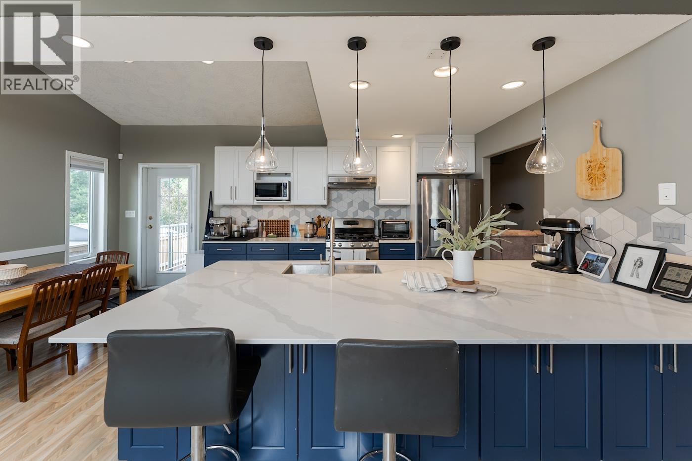 5463 HEYER ROAD - 4