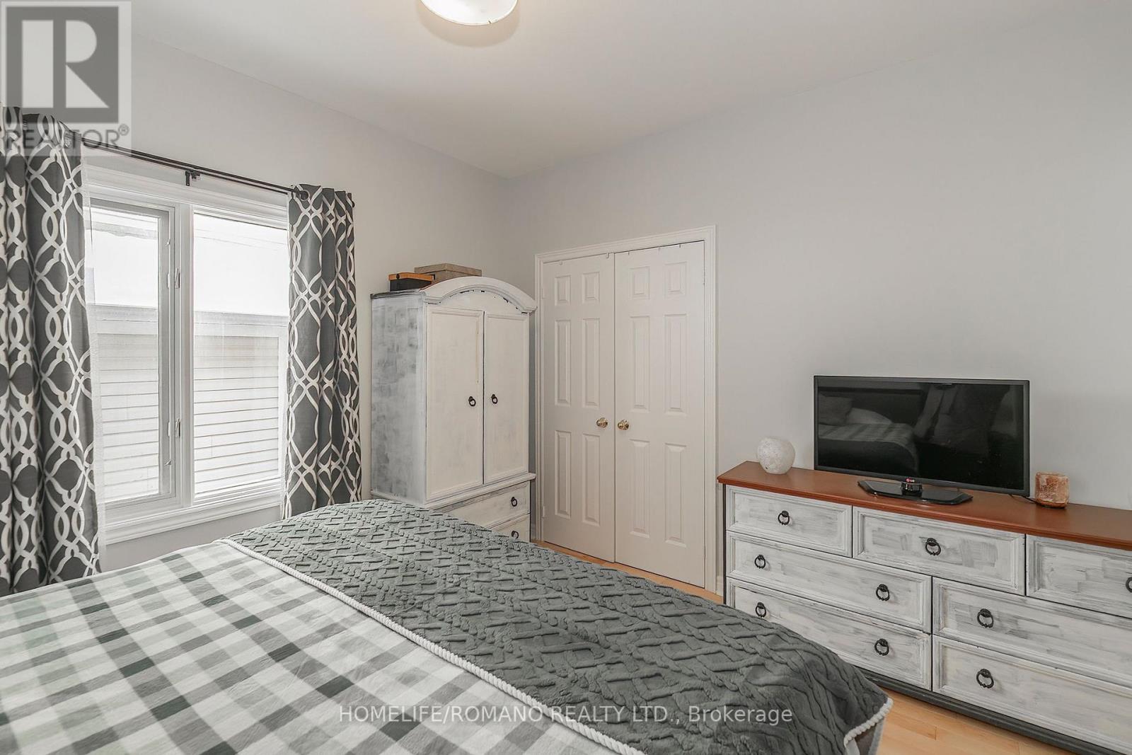 25 BEDELL CRESCENT - 21