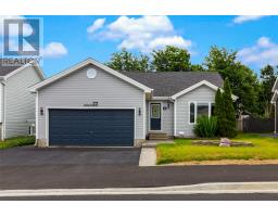 77 Penney Crescent thumbnail 2