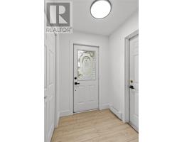 77 Penney Crescent thumbnail 3