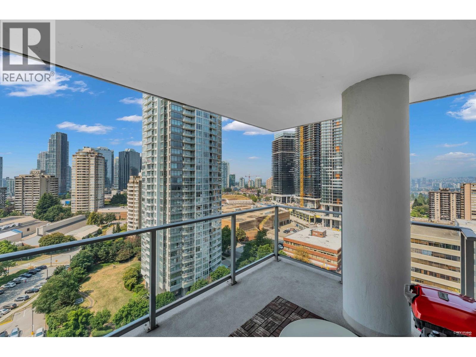 2 Bed, 2 Bath House for Sale in Burnaby – 2007 6538 NELSON AVENUE, Burnaby – MLS# R3153247 - Image 25