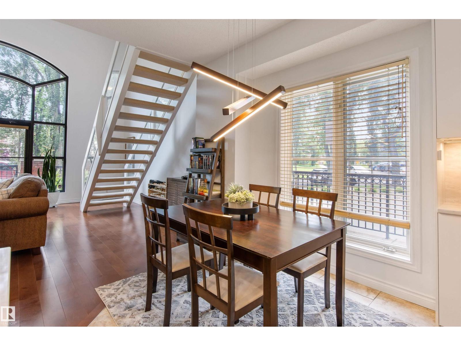 #105 10108 125 ST NW - 13