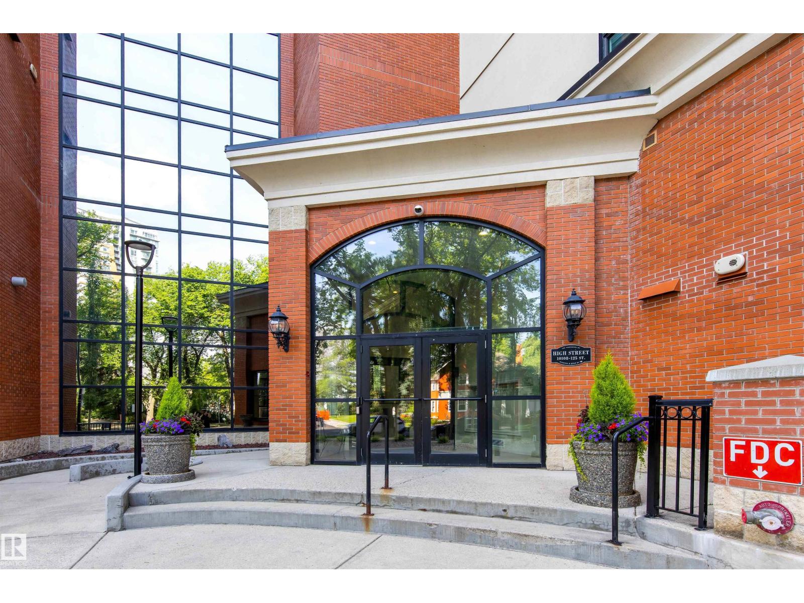 #105 10108 125 ST NW - 2