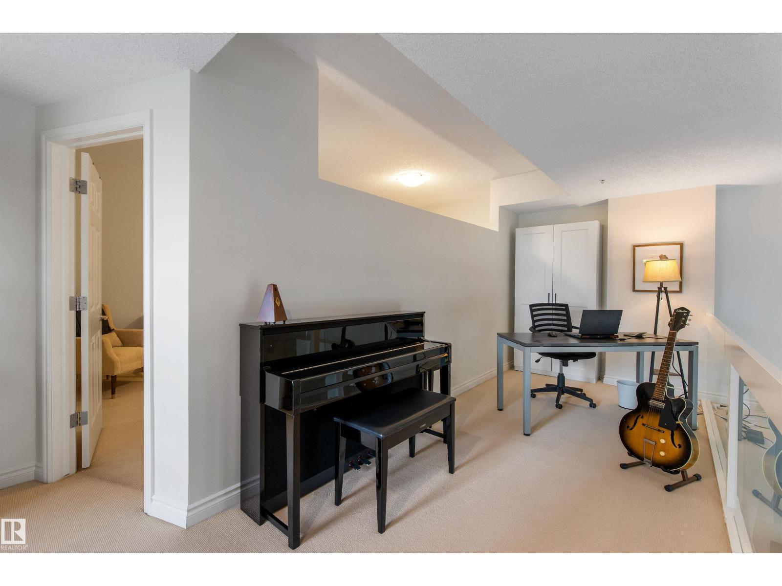 #105 10108 125 ST NW - 23