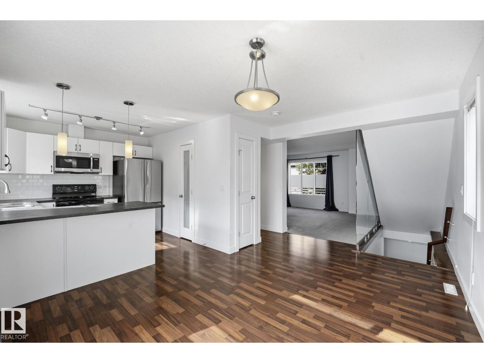 #18 13810 166 AV NW - Image 10