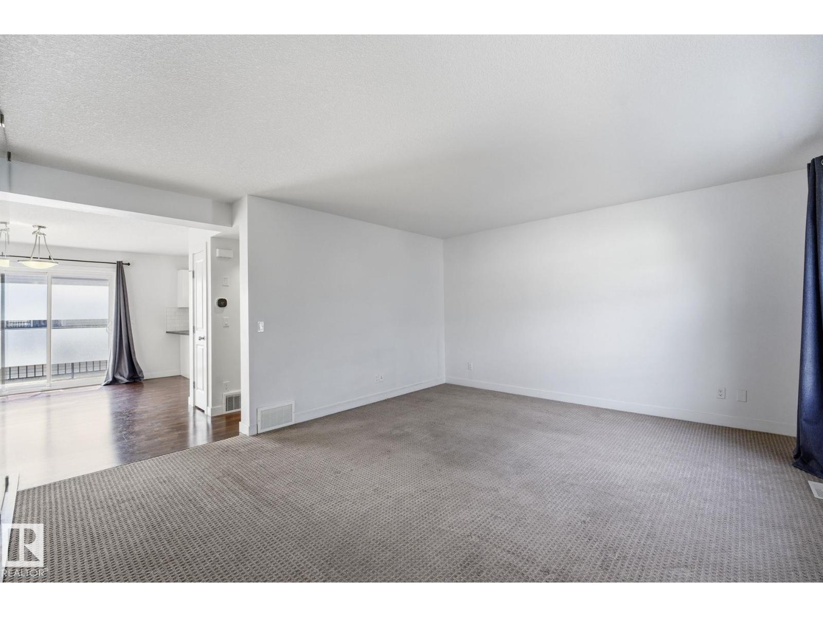 #18 13810 166 AV NW - 2