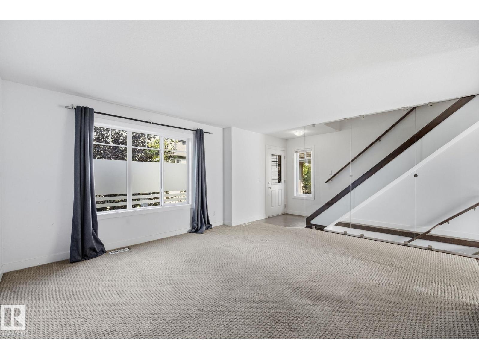 #18 13810 166 AV NW - Image 4