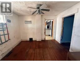 Living room - 304 Mcanally Street, Trail, BC V1R3R4 Photo 10