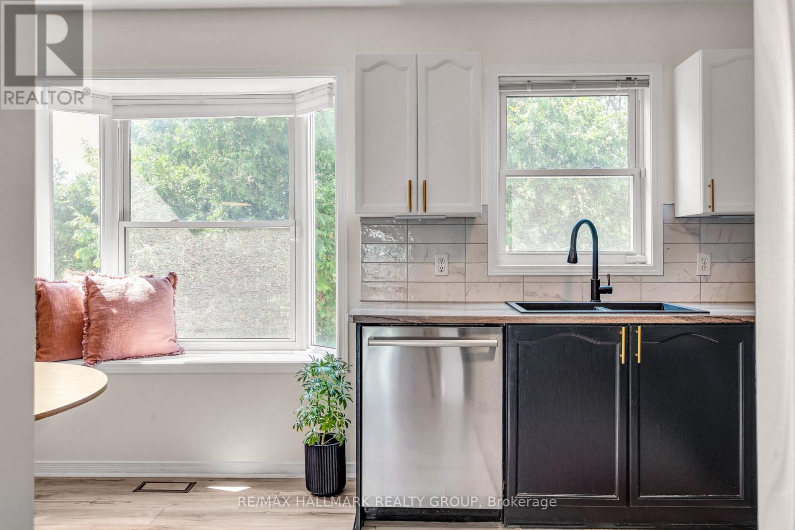 2 Bed, 2 Bath House for Rent in Ottawa – 11 – 10 HINTONBURG PLACE, Ottawa – MLS# X13646240 - Image 14