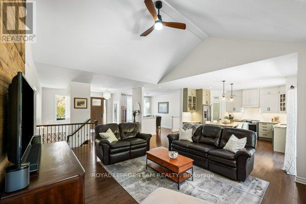 524 OSMOND DALEY DRIVE - 16