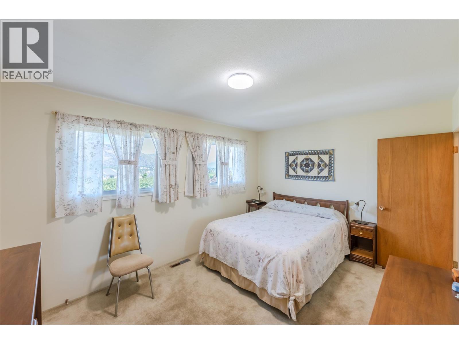  5608 Yarrow Street, Oliver