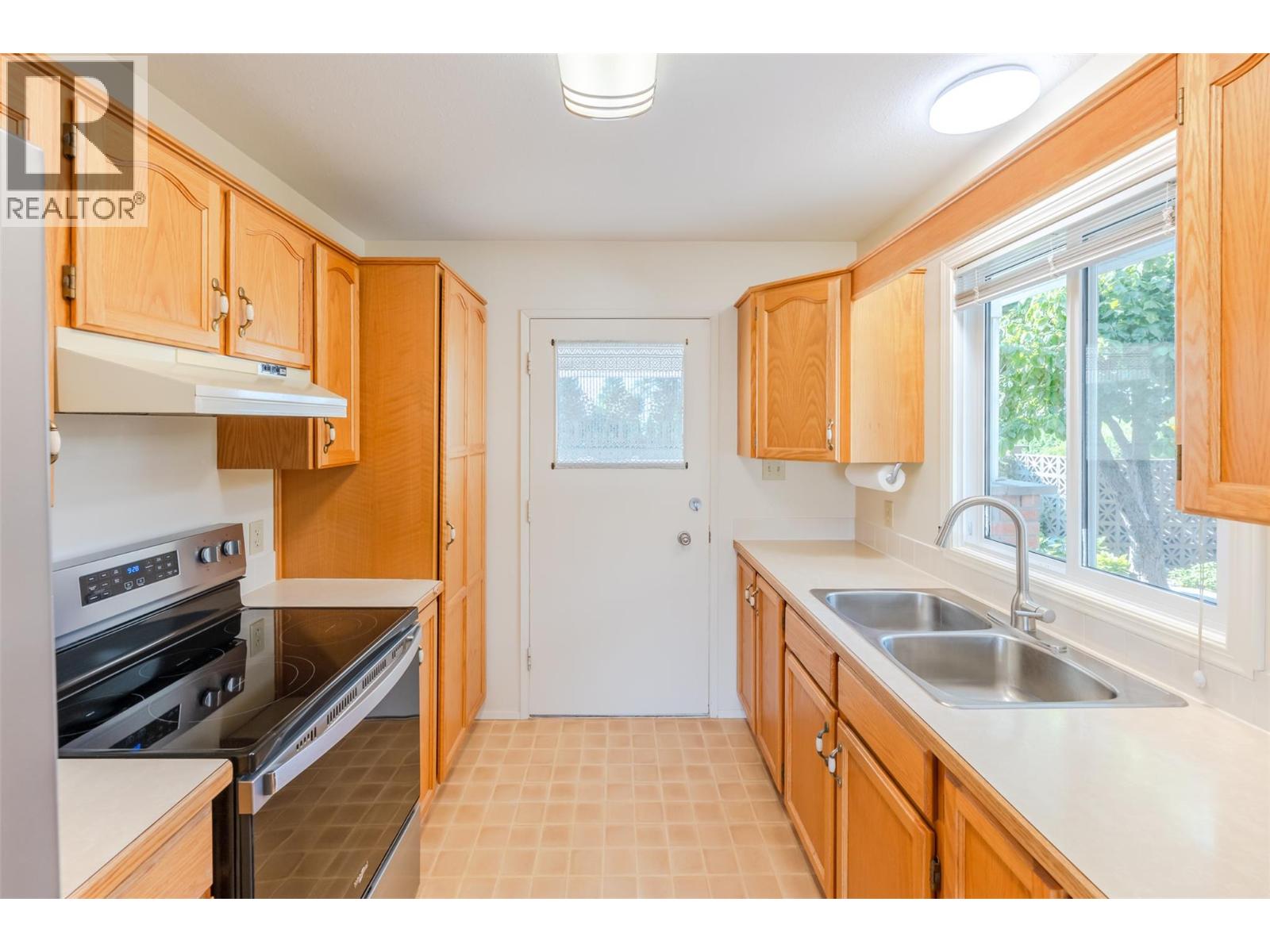  5608 Yarrow Street, Oliver