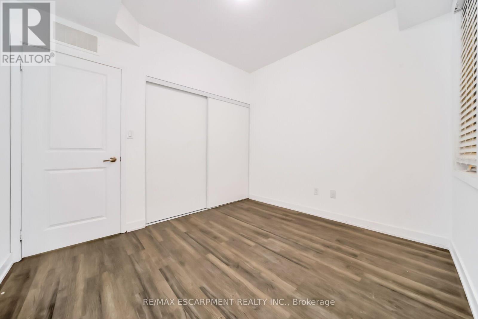 #60 60 WINSTON PARK BOULEVARD - 16
