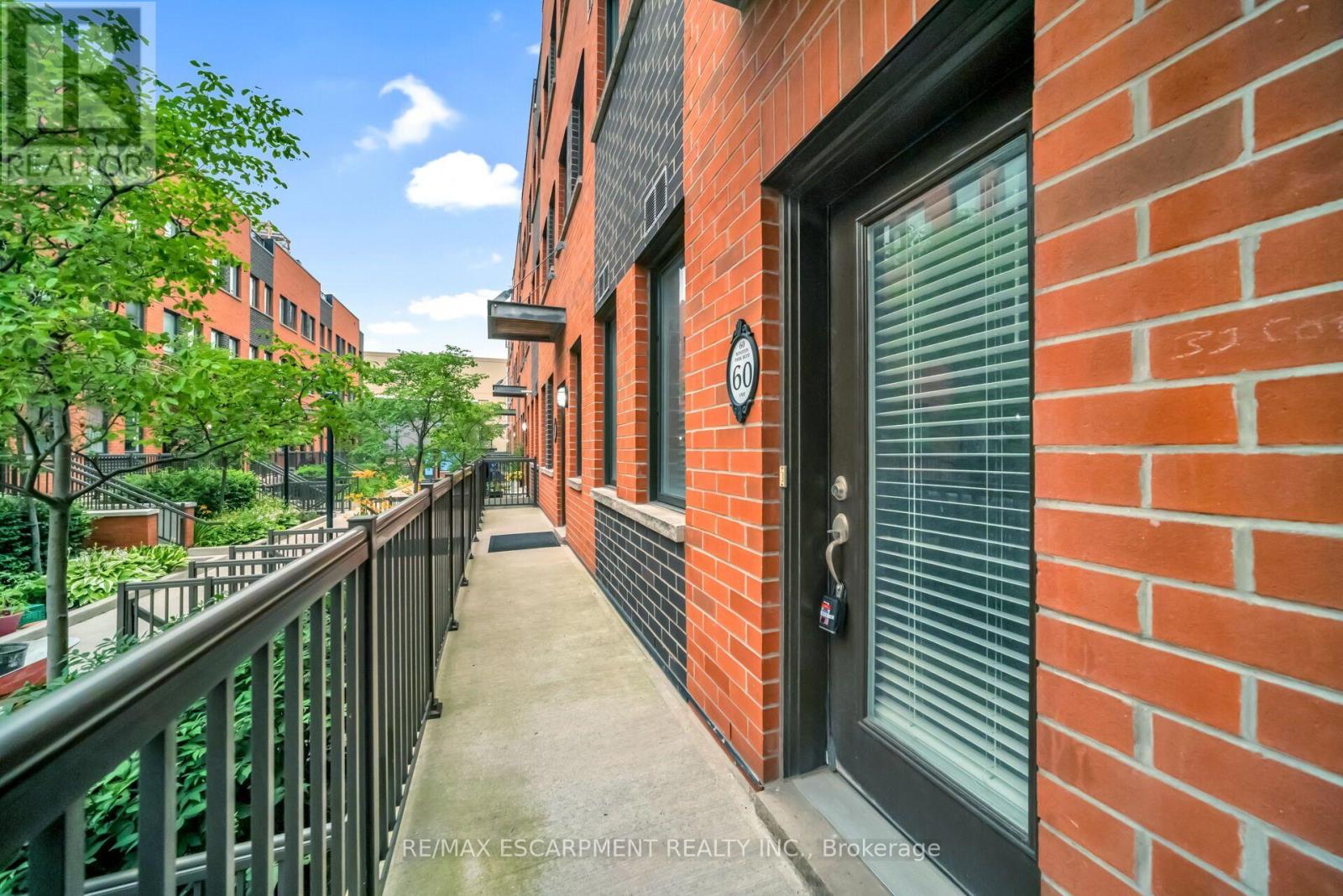 #60 60 WINSTON PARK BOULEVARD - 3