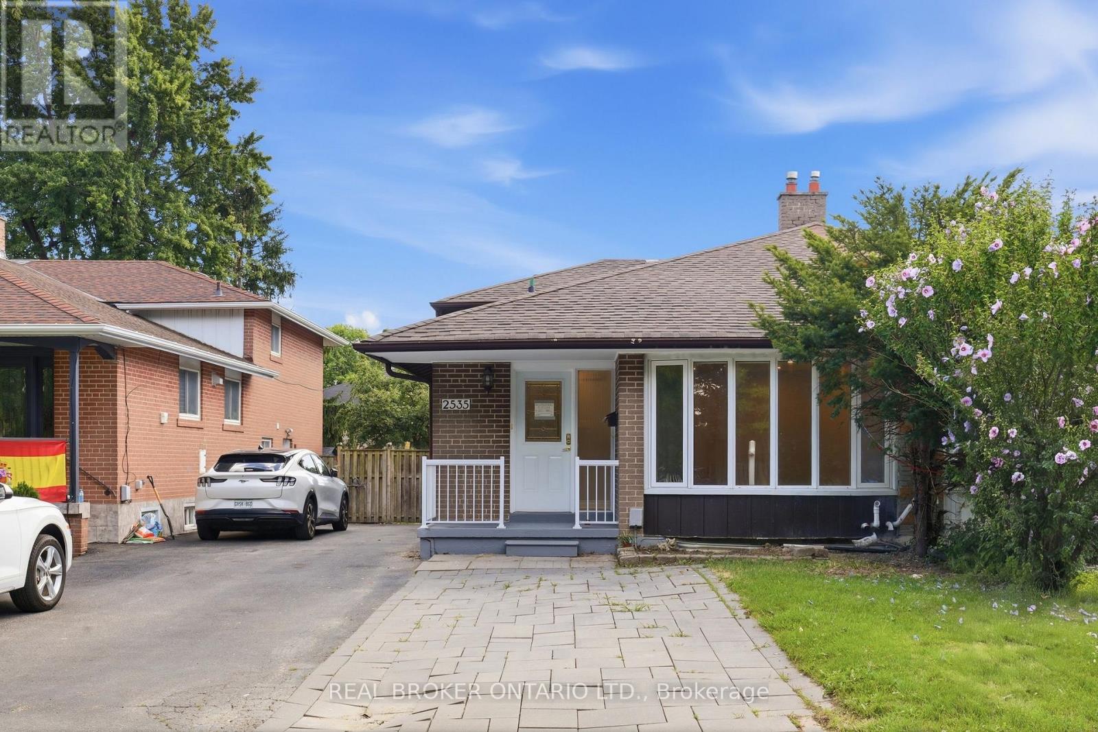 Photo of 2535 Padstow Crescent