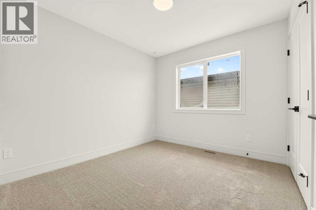 2518 44 Street S - 26