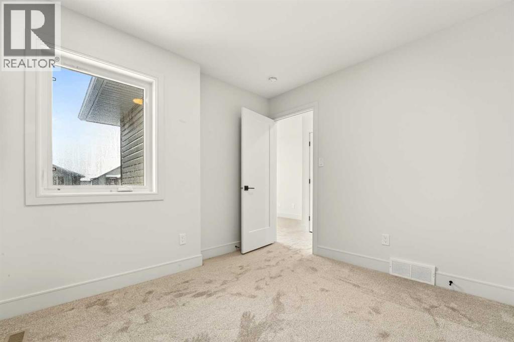 2518 44 Street S - 31
