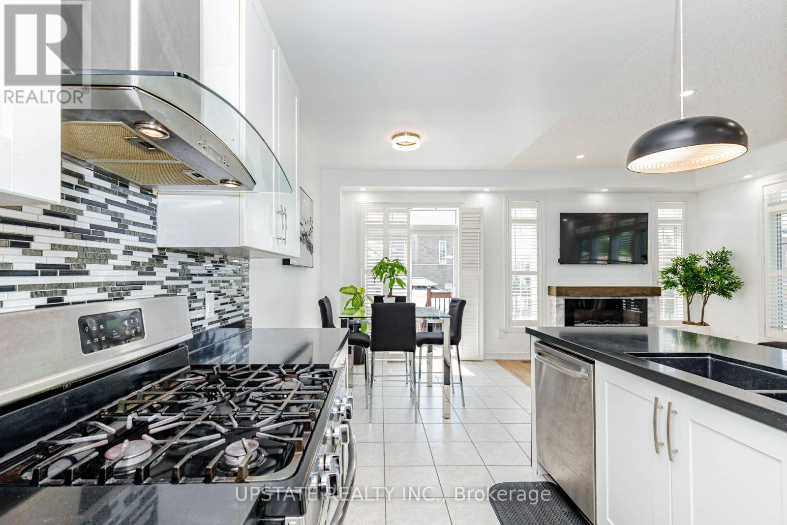 757 COOK CRESCENT - 27