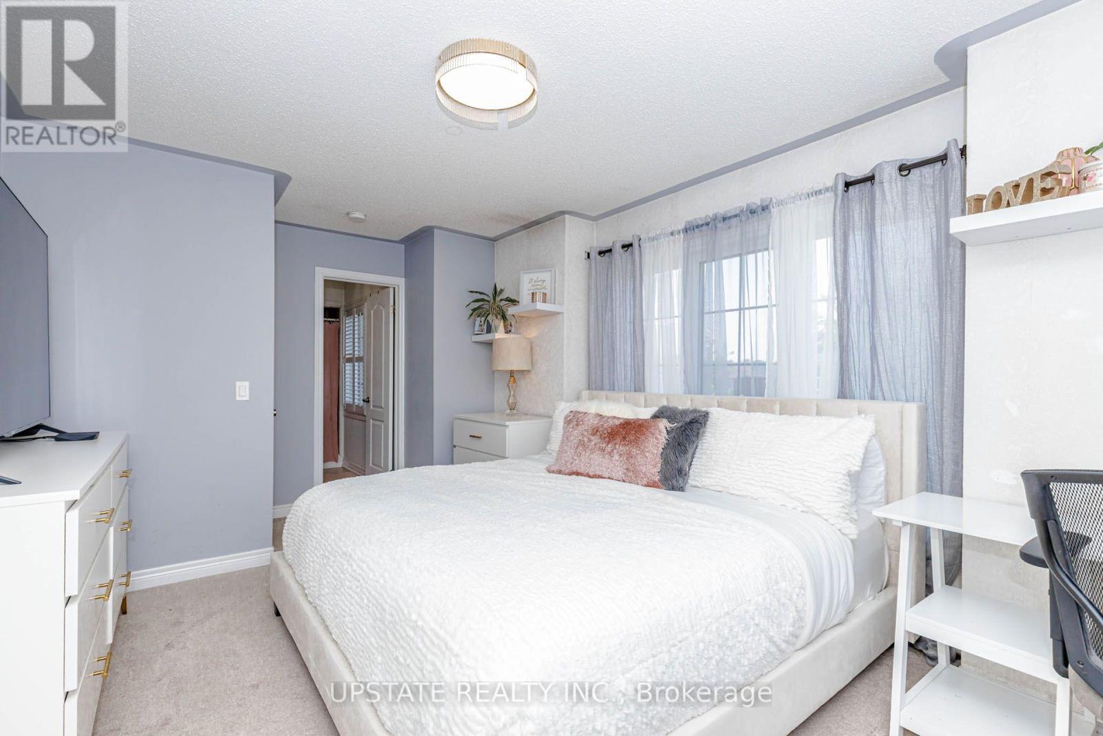 757 COOK CRESCENT - 40