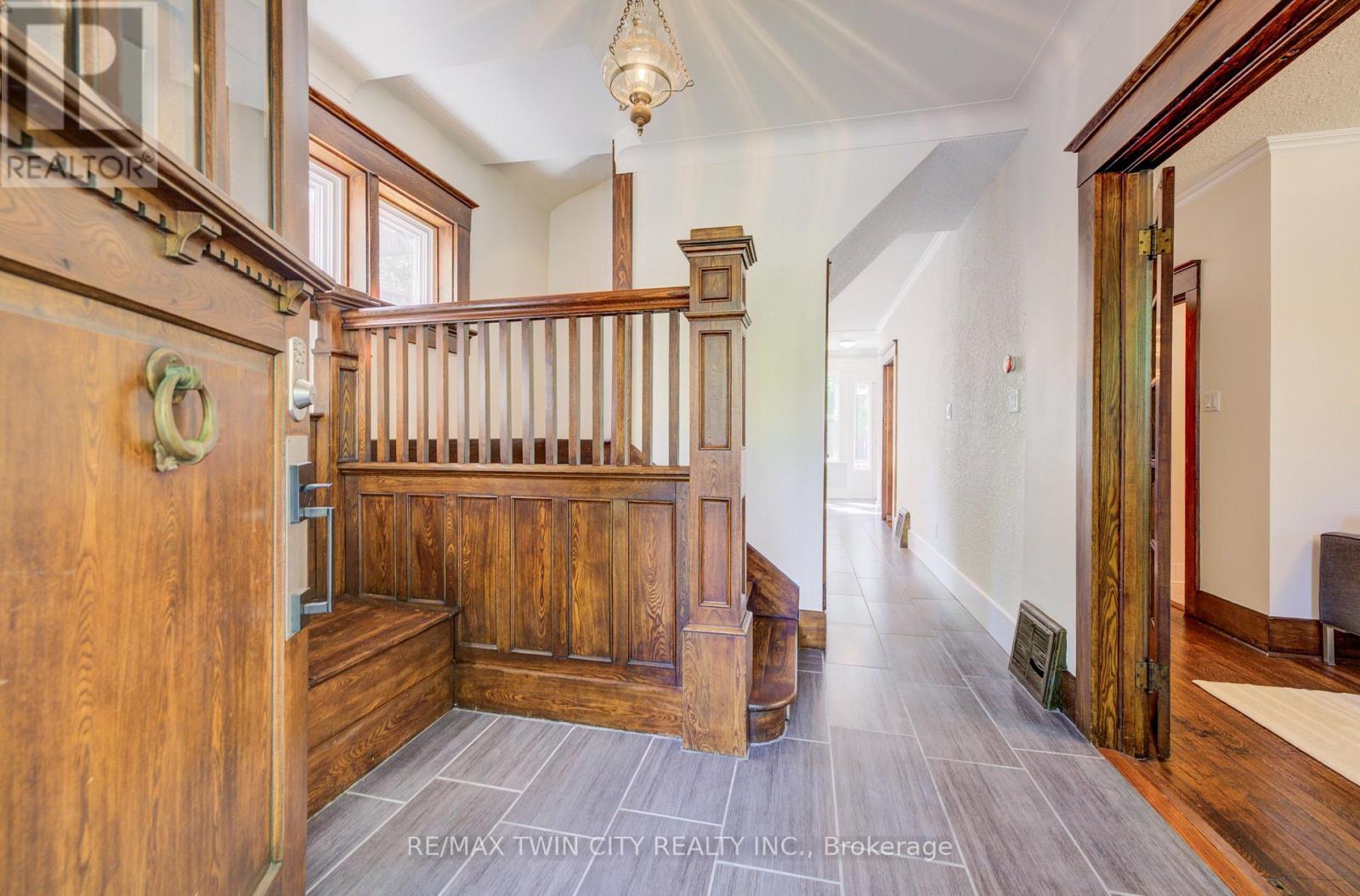 36 HEINS AVENUE — photo 3