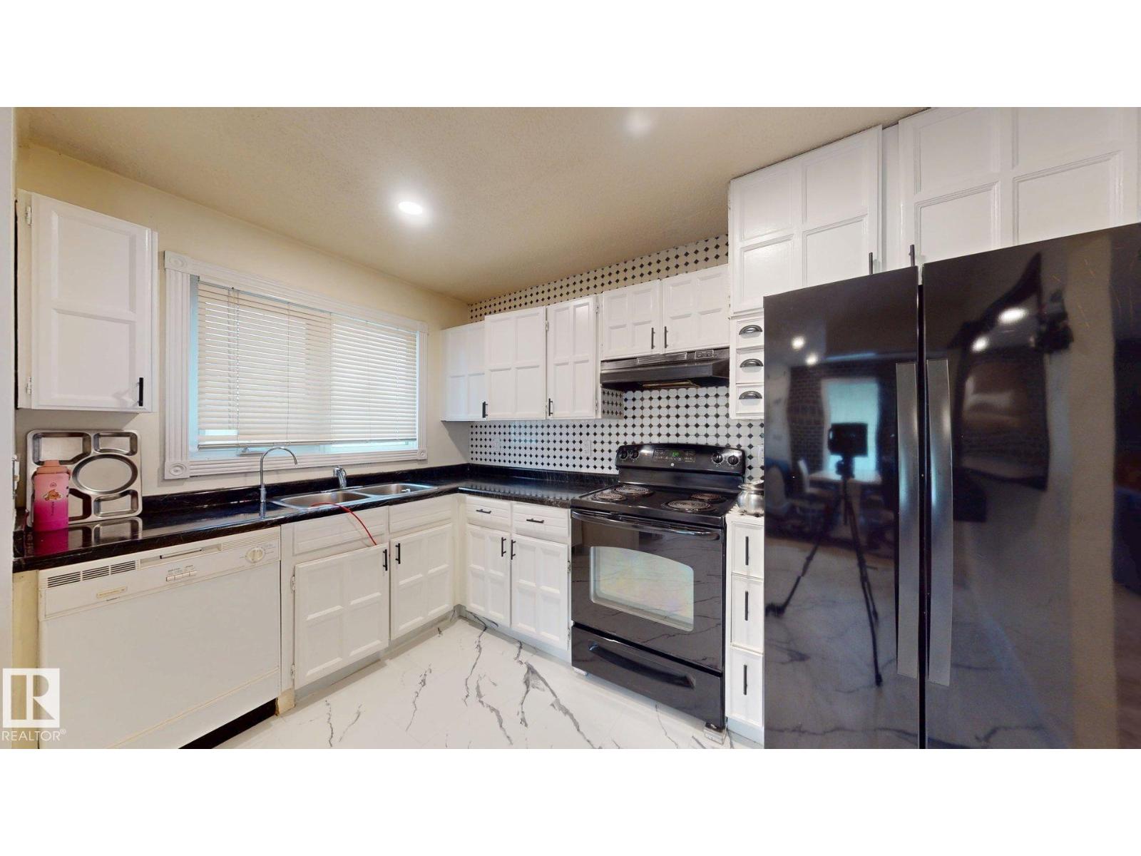 12812 45 ST NW - Image 11
