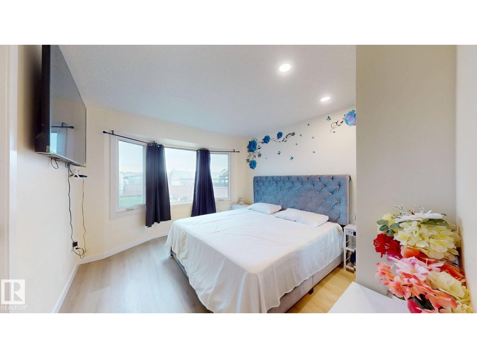 12812 45 ST NW - Image 16