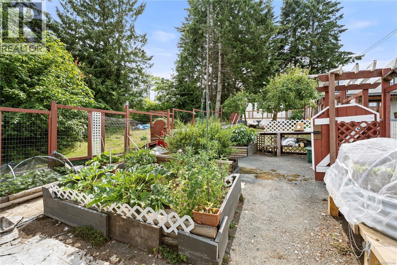 1671 Fawcett Rd - 61