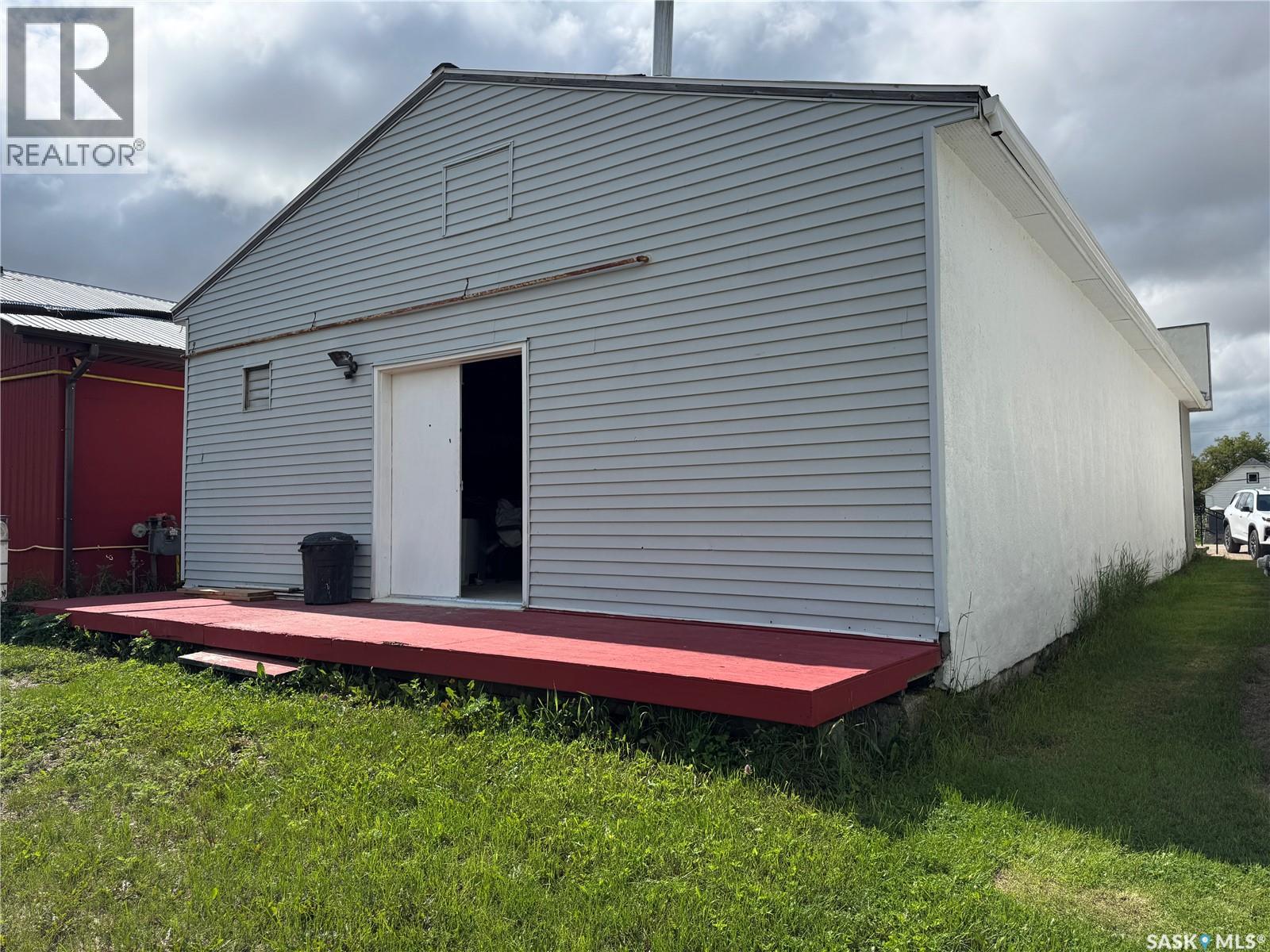 205-207 Main STREET, Lintlaw Saskatchewan — photo 7