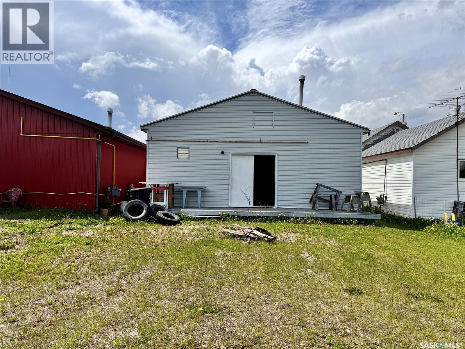 205-207 Main STREET, Lintlaw Saskatchewan — photo 8