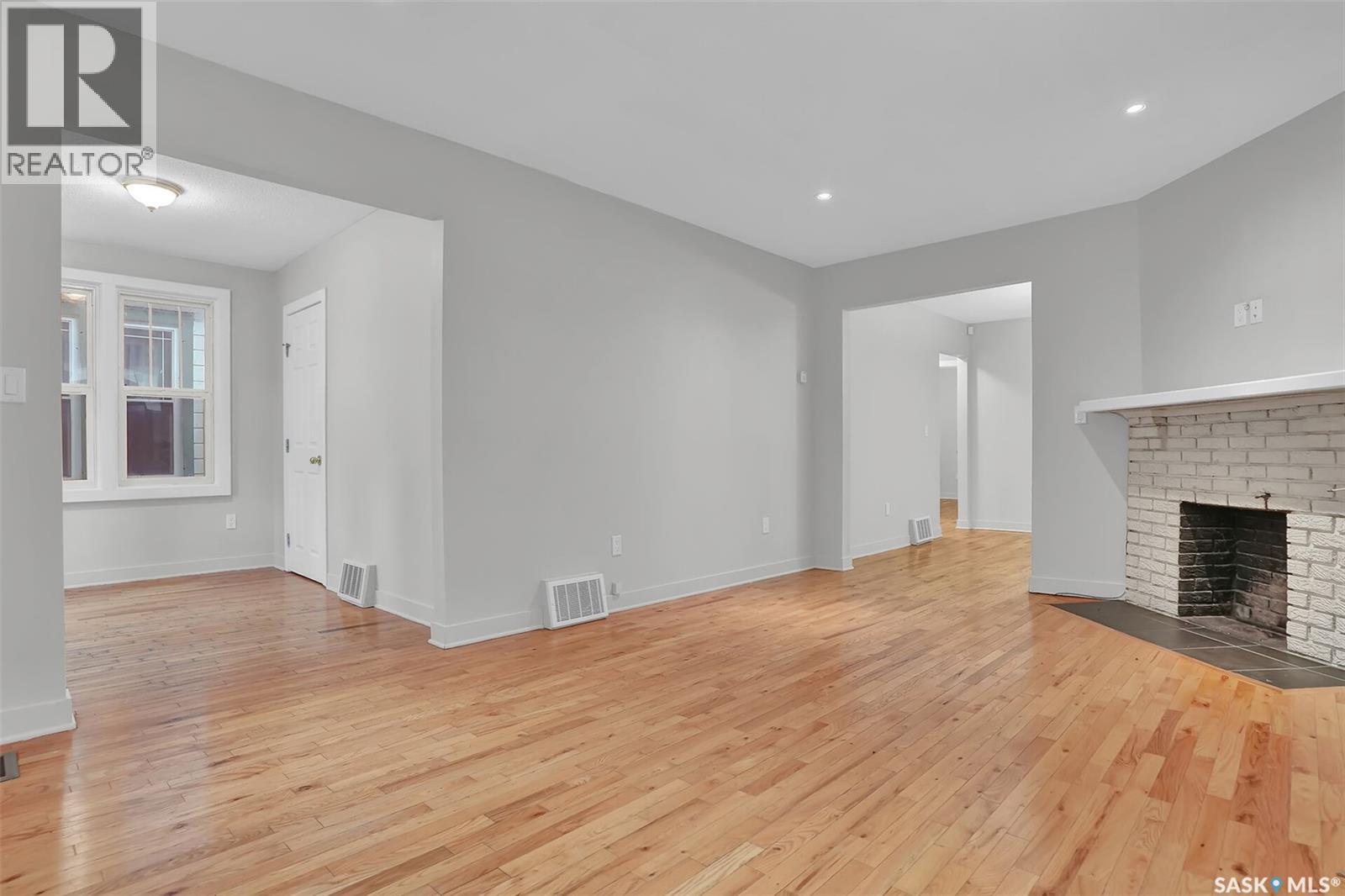 3524 Victoria AVENUE - 4