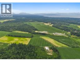 2400 Ployart Rd, Black Creek, BC V9J1H8 Photo 30