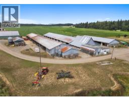 2400 Ployart Rd, Black Creek, BC V9J1H8 Photo 7