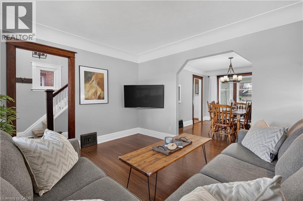 147 MELROSE Avenue N, Hamilton — photo 3