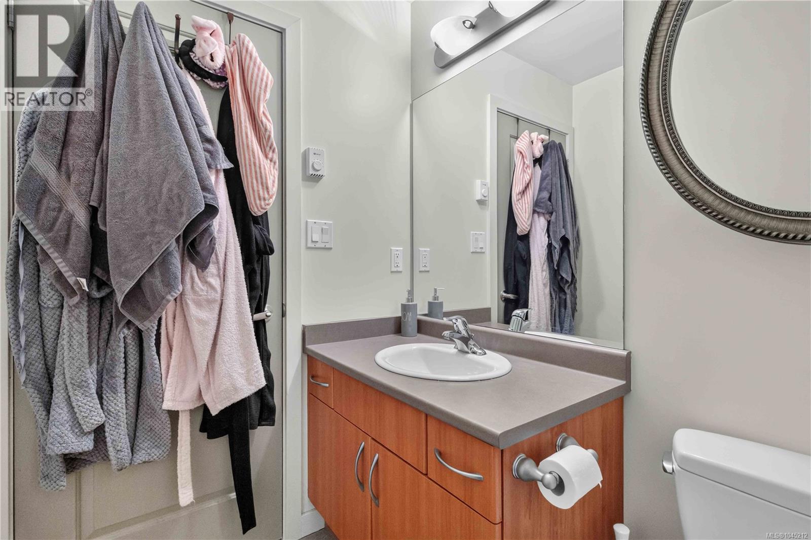 #113 820 Brock Ave - 27