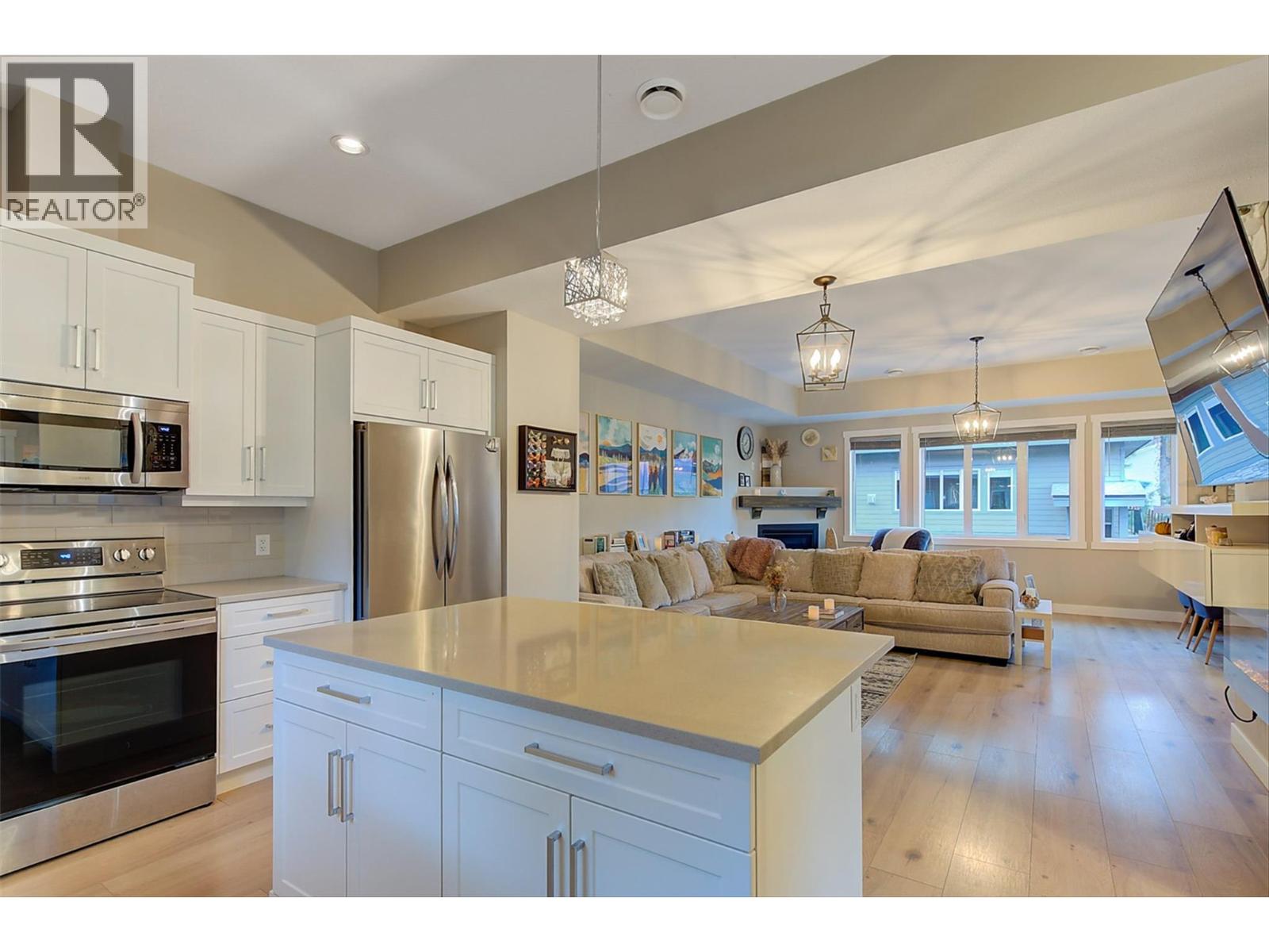#13 2893 Robinson Road - 12