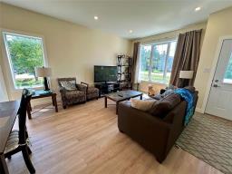 11 Henderson Avenue, Whitemouth, MB R0E2G0 Photo 12