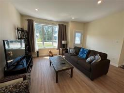 11 Henderson Avenue, Whitemouth, MB R0E2G0 Photo 13
