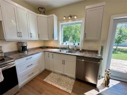 11 Henderson Avenue, Whitemouth, MB R0E2G0 Photo 8