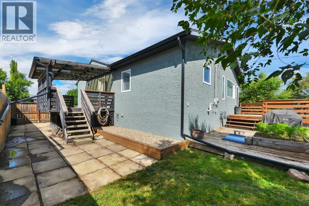 3705 45 Street - 36