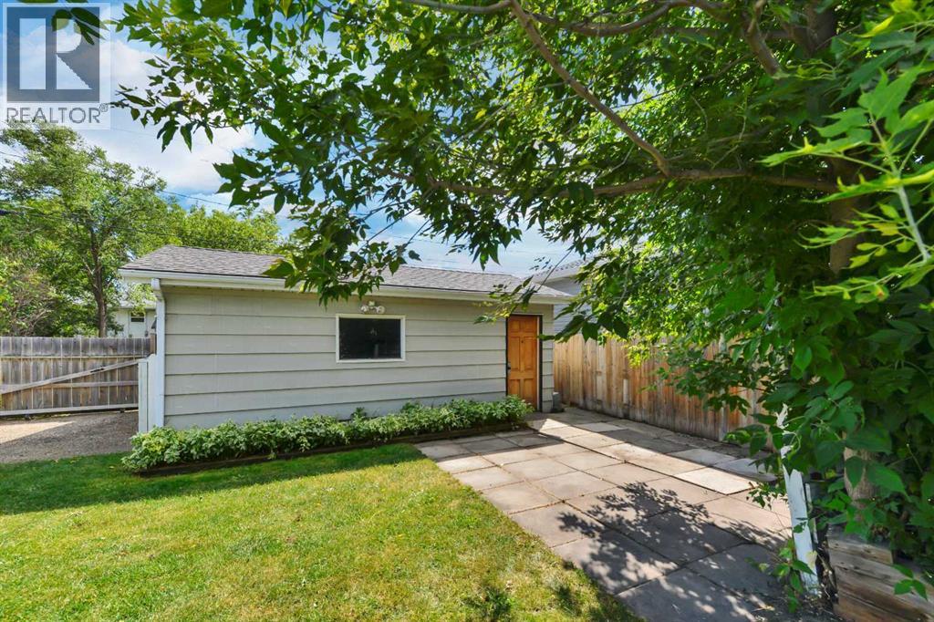3705 45 Street - 37