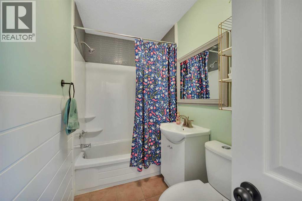 3705 45 Street - 27