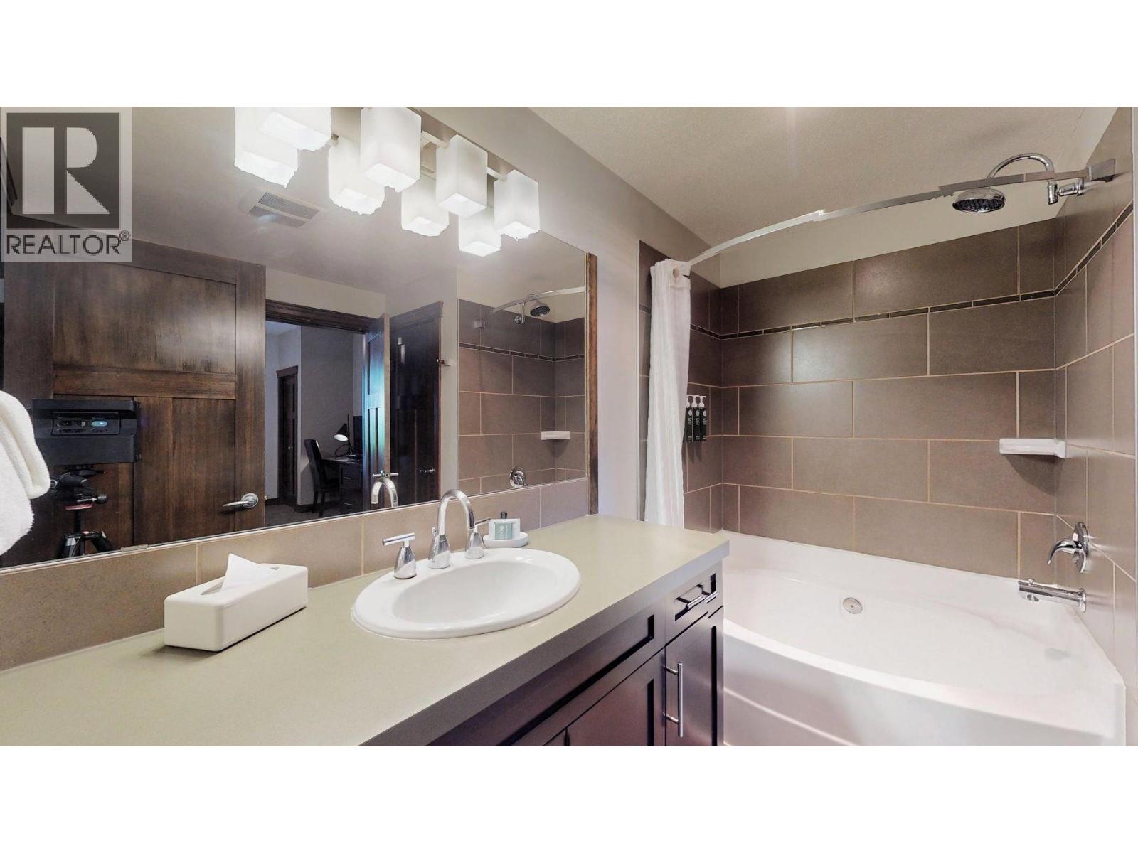 #715 E 700 BIGHORN Boulevard - 31