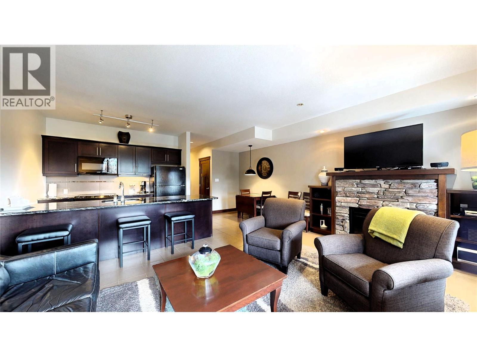 #715 E 700 BIGHORN Boulevard - 16