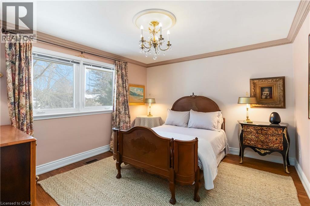 150 CAIRNCROFT Road - Image 33