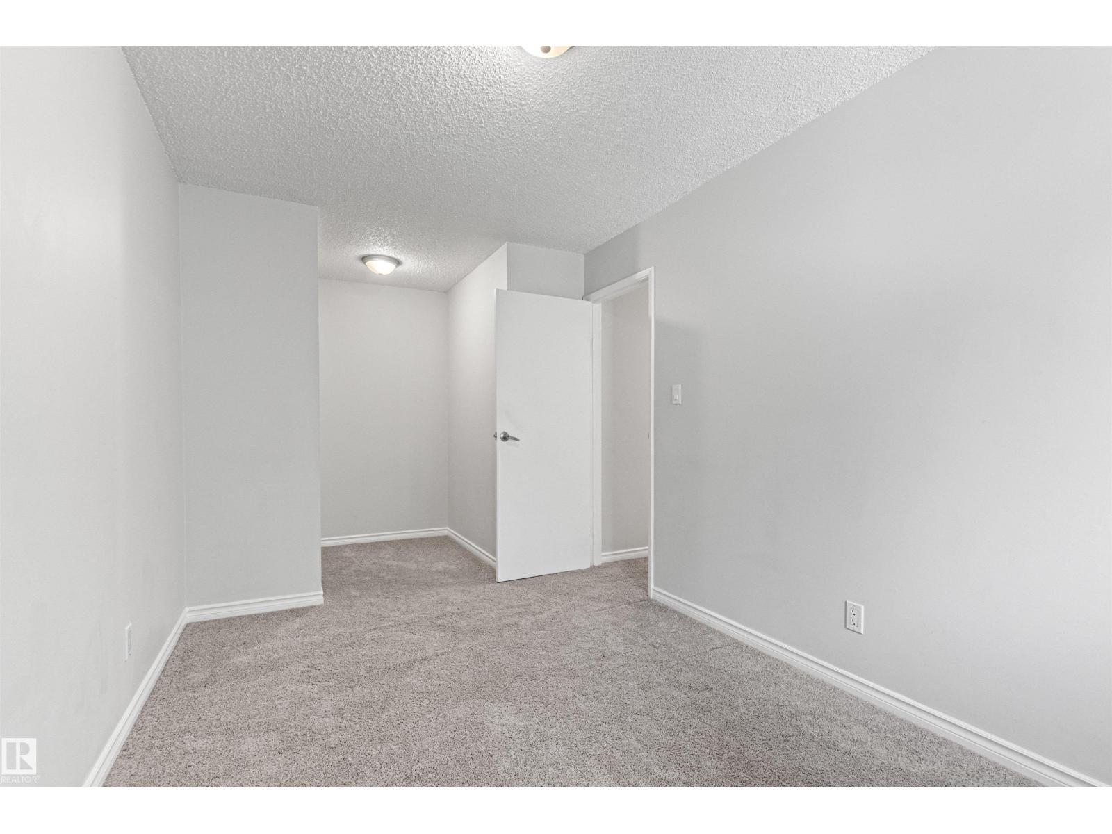 #9 14230 80 ST NW - Image 30